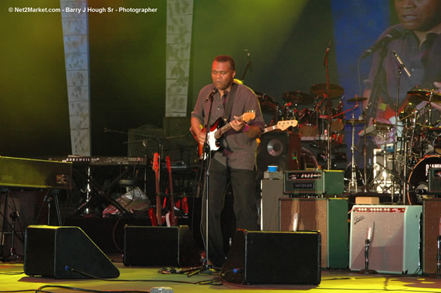 The Robert Cray Band @ The Aqueduct on Rose Hall - Friday, January 26, 2007 - 10th Anniversary - Air Jamaica Jazz & Blues Festival 2007 - The Art of Music - Tuesday, January 23 - Saturday, January 27, 2007, The Aqueduct on Rose Hall, Montego Bay, Jamaica - Negril Travel Guide, Negril Jamaica WI - http://www.negriltravelguide.com - info@negriltravelguide.com...!