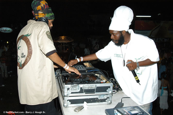 Stages @ WAVZ - Appleton ATI 2005 Negril - Saturday,  July 30, 2005 - Sponsored by: Appleton Adult Entertainment - Negril Travel Guide, Negril Jamaica WI - http://www.negriltravelguide.com - info@negriltravelguide.com...!