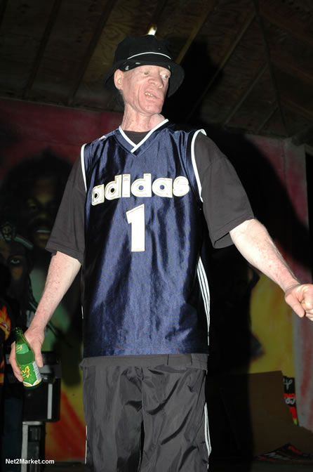 Frankie Paul & King Yellowman - Bobby Dread - Swallow - backed by the Indika Band - MC Earl Polkadot - Presented by Boubon Beach Restaurant, Beach Bar & Oceanfront Accommodations - Negril Travel Guide, Negril Jamaica WI - http://www.negriltravelguide.com - info@negriltravelguide.com...!