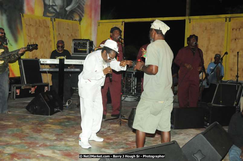 Bunny Wailer & King Yellowman at Bourbon Beach - Monday, February 25, 2008 - Bourbin Beach Restaurant, Bar, Oceanfront Accommodatioins, Live Reggae Music & Disco, Norman Manley Boulevard, Negril, Westmoreland, Jamaica W.I. - Photographs by Net2Market.com - Barry J. Hough Sr, Photographer - Negril Travel Guide, Negril Jamaica WI - http://www.negriltravelguide.com - info@negriltravelguide.com...!