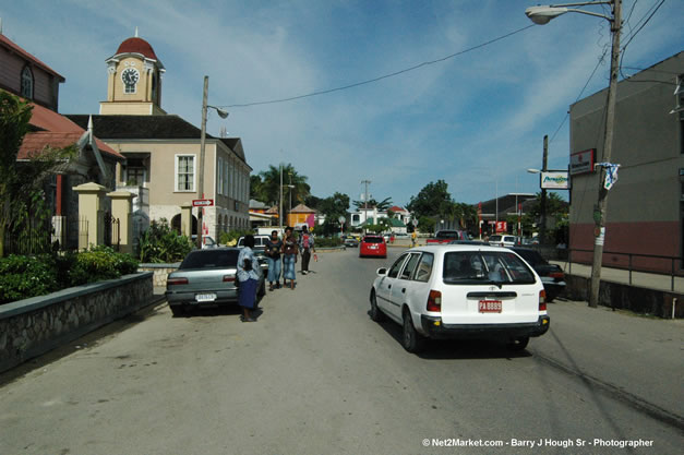 A Walk Around Lucea One Way - Caribbean Medical Mission, Wednesday, October 18, 2006 - Negril Travel Guide, Negril Jamaica WI - http://www.negriltravelguide.com - info@negriltravelguide.com...!