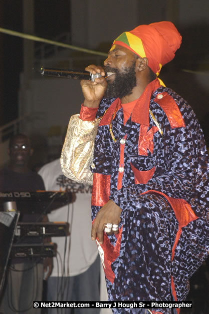 Capleton - Cure Fest 2007 - Longing For Concert at Trelawny Multi Purpose Stadium, Trelawny, Jamaica - Sunday, October 14, 2007 - Cure Fest 2007 October 12th-14th, 2007 Presented by Danger Promotions, Iyah Cure Promotions, and Brass Gate Promotions - Alison Young, Publicist - Photographs by Net2Market.com - Barry J. Hough Sr, Photographer - Negril Travel Guide, Negril Jamaica WI - http://www.negriltravelguide.com - info@negriltravelguide.com...!