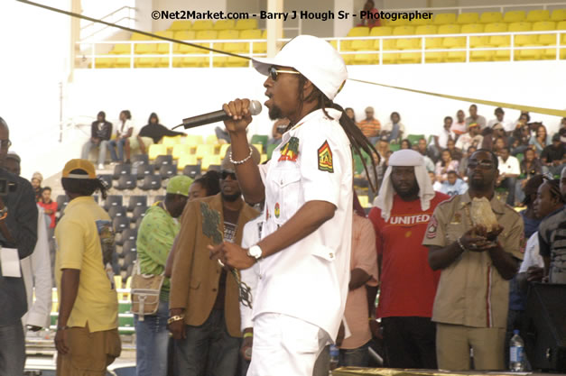 Jah Cure - Cure Fest 2007 - Longing For Concert at Trelawny Multi Purpose Stadium, Trelawny, Jamaica - Sunday, October 14, 2007 - Cure Fest 2007 October 12th-14th, 2007 Presented by Danger Promotions, Iyah Cure Promotions, and Brass Gate Promotions - Alison Young, Publicist - Photographs by Net2Market.com - Barry J. Hough Sr, Photographer - Negril Travel Guide, Negril Jamaica WI - http://www.negriltravelguide.com - info@negriltravelguide.com...!