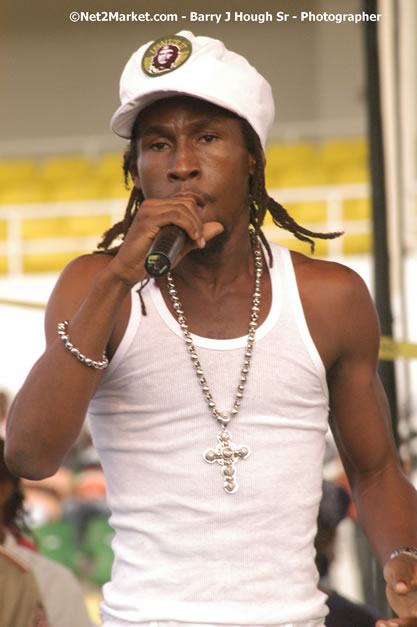 Jah Cure - Cure Fest 2007 - Longing For Concert at Trelawny Multi Purpose Stadium, Trelawny, Jamaica - Sunday, October 14, 2007 - Cure Fest 2007 October 12th-14th, 2007 Presented by Danger Promotions, Iyah Cure Promotions, and Brass Gate Promotions - Alison Young, Publicist - Photographs by Net2Market.com - Barry J. Hough Sr, Photographer - Negril Travel Guide, Negril Jamaica WI - http://www.negriltravelguide.com - info@negriltravelguide.com...!