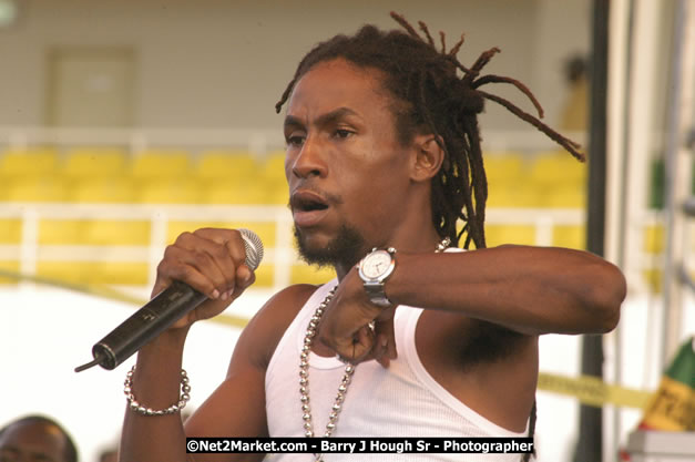 Jah Cure - Cure Fest 2007 - Longing For Concert at Trelawny Multi Purpose Stadium, Trelawny, Jamaica - Sunday, October 14, 2007 - Cure Fest 2007 October 12th-14th, 2007 Presented by Danger Promotions, Iyah Cure Promotions, and Brass Gate Promotions - Alison Young, Publicist - Photographs by Net2Market.com - Barry J. Hough Sr, Photographer - Negril Travel Guide, Negril Jamaica WI - http://www.negriltravelguide.com - info@negriltravelguide.com...!