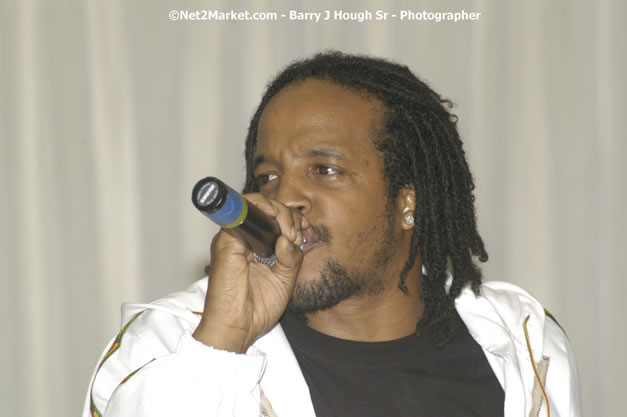 Live Wyya - Reflections - Cure Fest 2007 - All White Birth-Night Party - Hosted by Jah Cure - Starfish Trelawny Hotel - Trelawny, Jamaica - Friday, October 12, 2007 - Cure Fest 2007 October 12th-14th, 2007 Presented by Danger Promotions, Iyah Cure Promotions, and Brass Gate Promotions - Alison Young, Publicist - Photographs by Net2Market.com - Barry J. Hough Sr, Photographer - Negril Travel Guide, Negril Jamaica WI - http://www.negriltravelguide.com - info@negriltravelguide.com...!