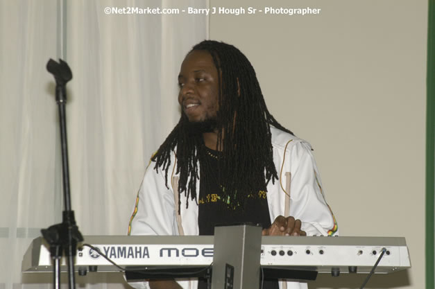 Live Wyya - Reflections - Cure Fest 2007 - All White Birth-Night Party - Hosted by Jah Cure - Starfish Trelawny Hotel - Trelawny, Jamaica - Friday, October 12, 2007 - Cure Fest 2007 October 12th-14th, 2007 Presented by Danger Promotions, Iyah Cure Promotions, and Brass Gate Promotions - Alison Young, Publicist - Photographs by Net2Market.com - Barry J. Hough Sr, Photographer - Negril Travel Guide, Negril Jamaica WI - http://www.negriltravelguide.com - info@negriltravelguide.com...!