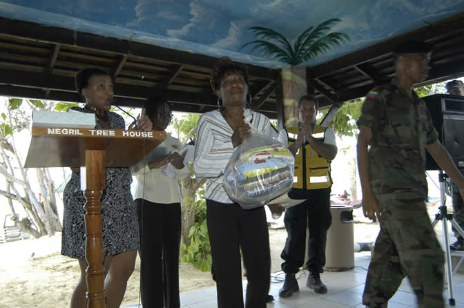Hurricane Ivan Aid - "People Helping People" spearheaded by - Negril Travel Guide, Negril Jamaica WI - http://www.negriltravelguide.com - info@negriltravelguide.com...!