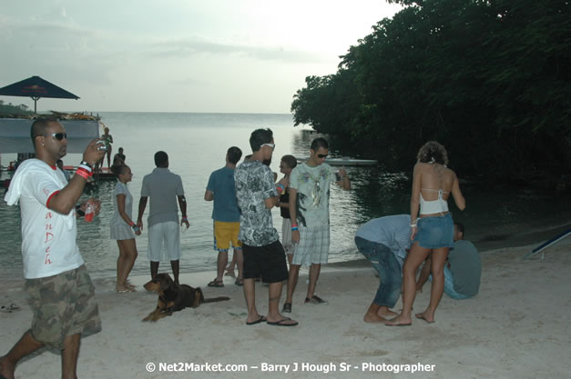 Hybrid Go Ultra - Independence Negril 2K7 - A Barefoot Beach Party @ The Hybrid Beach Cove aka Half Moon Beach Club, Sunday, August 5, 2007, Half Moon Beach, Hanover Parish, Jamaica - Negril Travel Guide.com, Negril Jamaica WI - http://www.negriltravelguide.com - info@negriltravelguide.com...!