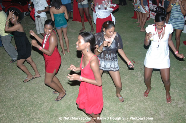 Hybrid Go Ultra - Independence Negril 2K7 - A Barefoot Beach Party @ The Hybrid Beach Cove aka Half Moon Beach Club, Sunday, August 5, 2007, Half Moon Beach, Hanover Parish, Jamaica - Negril Travel Guide.com, Negril Jamaica WI - http://www.negriltravelguide.com - info@negriltravelguide.com...!