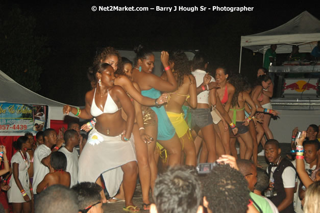 Hybrid Go Ultra - Independence Negril 2K7 - A Barefoot Beach Party @ The Hybrid Beach Cove aka Half Moon Beach Club, Sunday, August 5, 2007, Half Moon Beach, Hanover Parish, Jamaica - Negril Travel Guide.com, Negril Jamaica WI - http://www.negriltravelguide.com - info@negriltravelguide.com...!