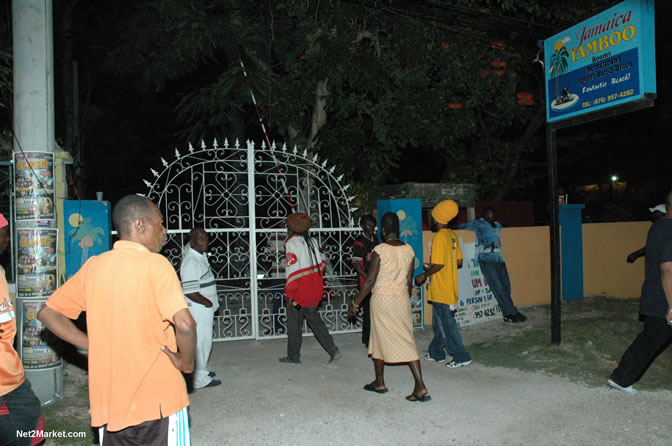 History Clash - Stone Love VS David Roddigan [Out of London] - June 5, 2005 - Presented by Jamaica Tamboo in association with Guinness - Negril Spot - Negril Travel Guide, Negril Jamaica WI - http://www.negriltravelguide.com - info@negriltravelguide.com...!