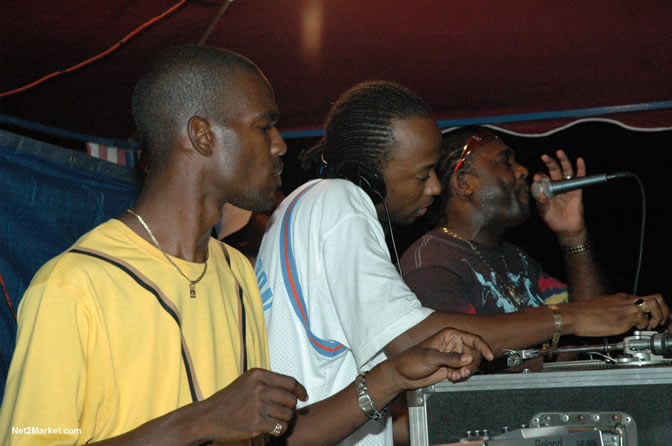 History Clash - Stone Love VS David Roddigan [Out of London] - June 5, 2005 - Presented by Jamaica Tamboo in association with Guinness - Negril Spot - Negril Travel Guide, Negril Jamaica WI - http://www.negriltravelguide.com - info@negriltravelguide.com...!