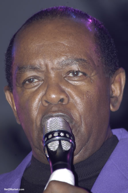 Lou Rawls - Air Jamaica Jazz & Blues 2005 - The Art Of Music - Cinnamon Hill Golf Course, Rose Hall, Montego Bay - Negril Travel Guide, Negril Jamaica WI - http://www.negriltravelguide.com - info@negriltravelguide.com...!