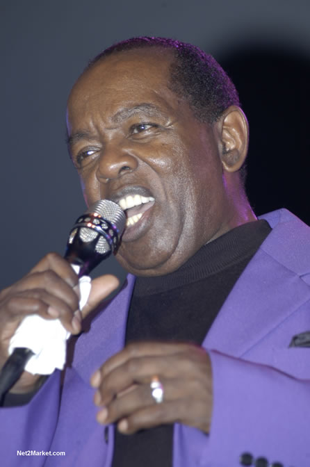 Lou Rawls - Air Jamaica Jazz & Blues 2005 - The Art Of Music - Cinnamon Hill Golf Course, Rose Hall, Montego Bay - Negril Travel Guide, Negril Jamaica WI - http://www.negriltravelguide.com - info@negriltravelguide.com...!