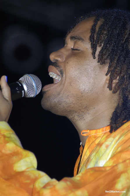 Performances - Air Jamaica Jazz & Blues 2005 - The Art Of Music - Cinnamon Hill Golf Course, Rose Hall, Montego Bay - Negril Travel Guide, Negril Jamaica WI - http://www.negriltravelguide.com - info@negriltravelguide.com...!