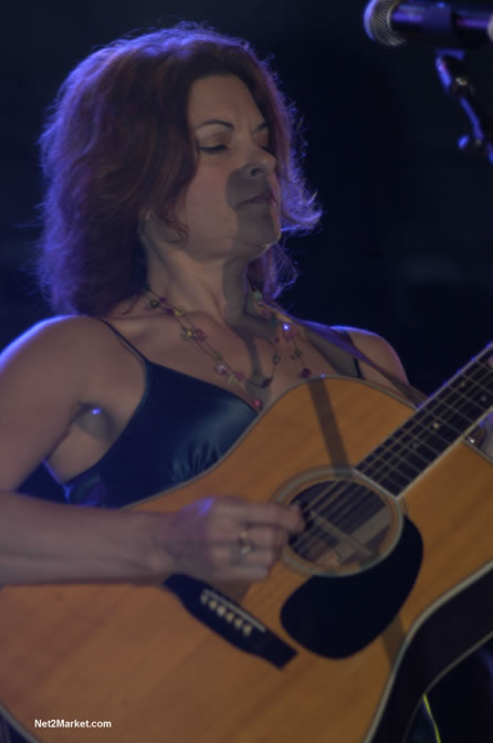 Rosanne Cash - Air Jamaica Jazz & Blues 2005 - The Art Of Music - Cinnamon Hill Golf Course, Rose Hall, Montego Bay - Negril Travel Guide, Negril Jamaica WI - http://www.negriltravelguide.com - info@negriltravelguide.com...!