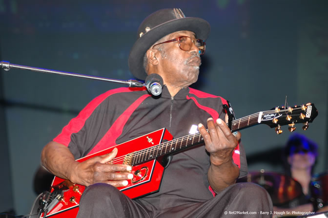 Bo Diddley - Air Jamaica Jazz & Blues Festival 2006 - The Art of Music - Cinnamon Hill Golf Club - Rosehall Resort & Country Club, Montego Bay, Jamaica W.I. - Thursday, Friday 27, 2006 - Negril Travel Guide, Negril Jamaica WI - http://www.negriltravelguide.com - info@negriltravelguide.com...!