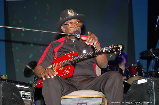 Bo Diddley - Air Jamaica Jazz & Blues Festival 2006 - The Art of Music - Cinnamon Hill Golf Club - Rosehall Resort & Country Club, Montego Bay, Jamaica W.I. - Thursday, Friday 27, 2006 - Negril Travel Guide, Negril Jamaica WI - http://www.negriltravelguide.com - info@negriltravelguide.com...!