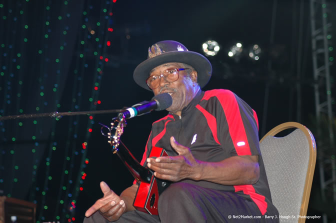 Bo Diddley - Air Jamaica Jazz & Blues Festival 2006 - The Art of Music - Cinnamon Hill Golf Club - Rosehall Resort & Country Club, Montego Bay, Jamaica W.I. - Thursday, Friday 27, 2006 - Negril Travel Guide, Negril Jamaica WI - http://www.negriltravelguide.com - info@negriltravelguide.com...!