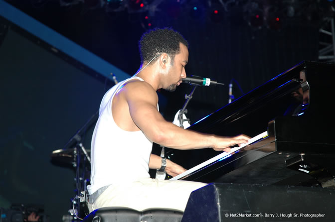 John Legend - Air Jamaica Jazz & Blues Festival 2006 - The Art of Music - Cinnamon Hill Golf Club - Rosehall Resort & Country Club, Montego Bay, Jamaica W.I. - Thursday, January 26, 2006 - Negril Travel Guide, Negril Jamaica WI - http://www.negriltravelguide.com - info@negriltravelguide.com...!