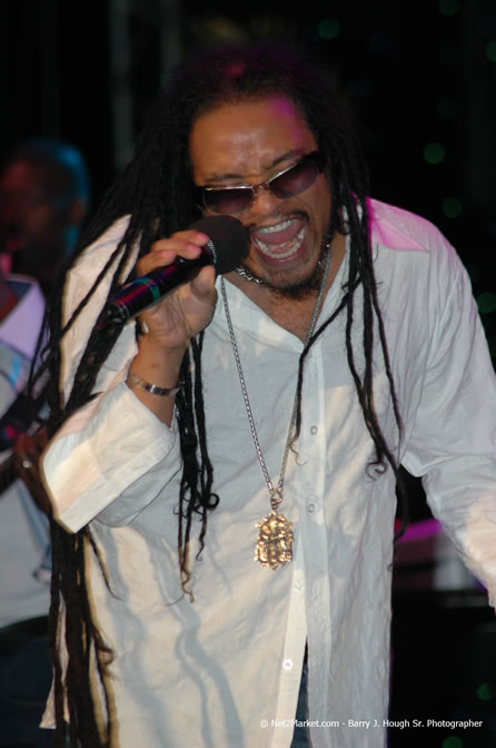 Maxi Priest - Air Jamaica Jazz & Blues Festival 2006 - The Art of Music - Cinnamon Hill Golf Club - Rosehall Resort & Country Club, Montego Bay, Jamaica W.I. - Thursday, Saturday 28, 2006 - Negril Travel Guide, Negril Jamaica WI - http://www.negriltravelguide.com - info@negriltravelguide.com...!