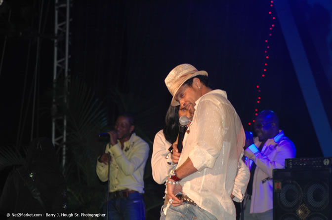 Shaggy - Air Jamaica Jazz & Blues Festival 2006 - The Art of Music - Cinnamon Hill Golf Club - Rosehall Resort & Country Club, Montego Bay, Jamaica W.I. - Thursday, January 26, 2006 - Negril Travel Guide, Negril Jamaica WI - http://www.negriltravelguide.com - info@negriltravelguide.com...!
