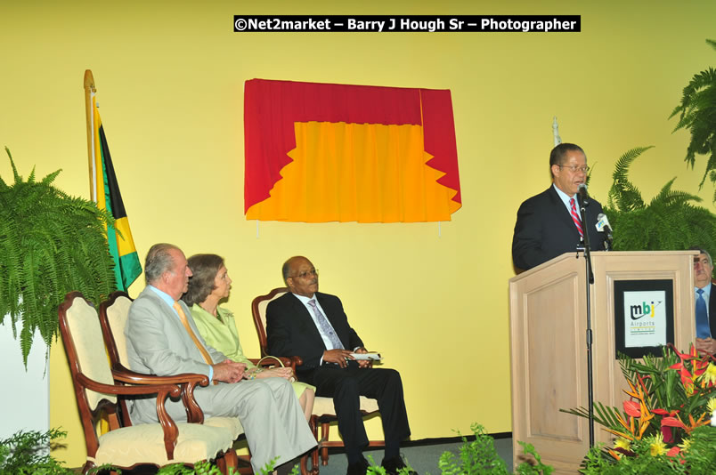 The Unveiling Of The Commemorative Plaque By The Honourable Prime Minister, Orette Bruce Golding, MP, And Their Majesties, King Juan Carlos I And Queen Sofia Of Spain - On Wednesday, February 18, 2009, Marking The Completion Of The Expansion Of Sangster International Airport, Venue at Sangster International Airport, Montego Bay, St James, Jamaica - Wednesday, February 18, 2009 - Photographs by Net2Market.com - Barry J. Hough Sr, Photographer/Photojournalist - Negril Travel Guide, Negril Jamaica WI - http://www.negriltravelguide.com - info@negriltravelguide.com...!