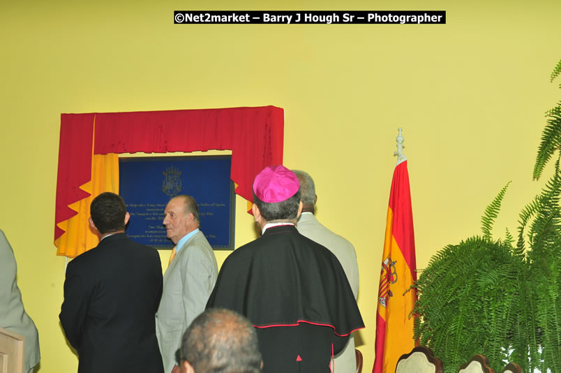 The Unveiling Of The Commemorative Plaque By The Honourable Prime Minister, Orette Bruce Golding, MP, And Their Majesties, King Juan Carlos I And Queen Sofia Of Spain - On Wednesday, February 18, 2009, Marking The Completion Of The Expansion Of Sangster International Airport, Venue at Sangster International Airport, Montego Bay, St James, Jamaica - Wednesday, February 18, 2009 - Photographs by Net2Market.com - Barry J. Hough Sr, Photographer/Photojournalist - Negril Travel Guide, Negril Jamaica WI - http://www.negriltravelguide.com - info@negriltravelguide.com...!