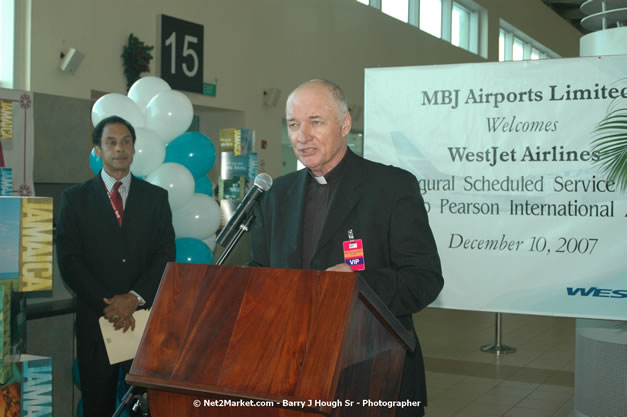 MBJ Airports Limited Welcomes WestJet Airlines - Inaugural Scheduled Service From Toronto Pearsons International Airport - Monday, December 10, 2007 - Sangster International Airport - MBJ Airports Limited, Montego Bay, Jamaica W.I. - Photographs by Net2Market.com - Barry J. Hough Sr, Photographer - Negril Travel Guide, Negril Jamaica WI - http://www.negriltravelguide.com - info@negriltravelguide.com...!