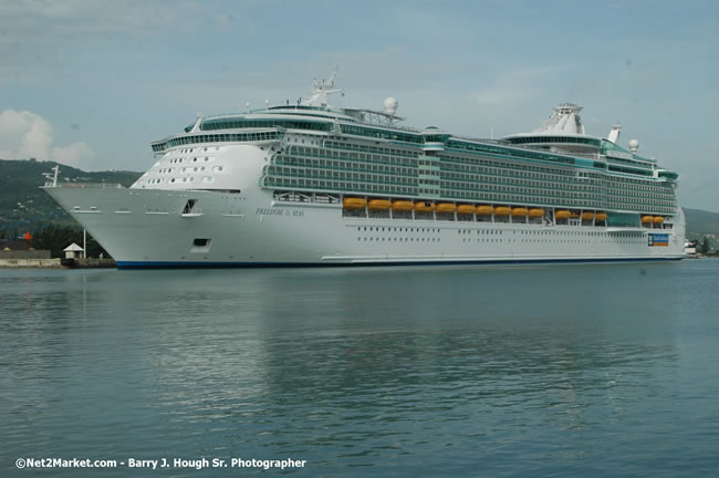 MS Freedom Of The Seas [Royal Caribbean International's - Newest Vessel] Plaques &amp; Keys Ceremony in order to commemorate its first arrival at the Port Montego Bay Photos - Negril Travel Guide, Negril Jamaica WI - http://www.negriltravelguide.com - info@negriltravelguide.com...!