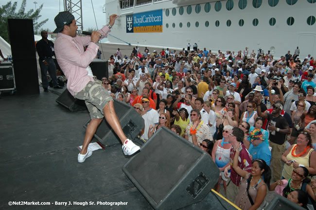 MS Freedom Of The Seas [Royal Caribbean International's - Newest Vessel] Plaques &amp; Keys Ceremony in order to commemorate its first arrival at the Port Montego Bay Photos - Negril Travel Guide, Negril Jamaica WI - http://www.negriltravelguide.com - info@negriltravelguide.com...!