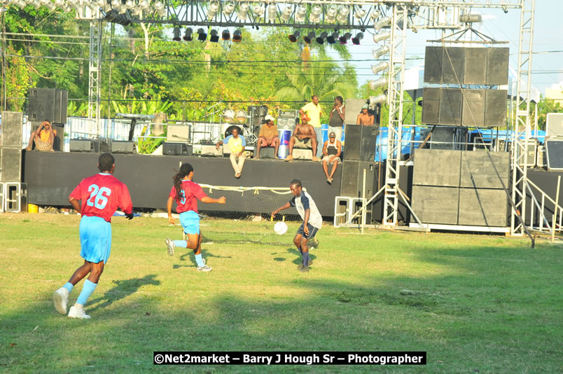 Marley Magic Traffic Jam - Celebrity Football @ Spring Break - Saturday, March 21, 2009 - Also Featuring: Kelley, Capleton, Junior Reid, Spragga Benz, Wayne Marshall, Munga, Romaine Virgo,Embee, Bango Herman, Flava K, Whisky Baggio, Andrew and Wadda Blood, Black Am I, Packa, Venue at Waz Beach, Norman Manley Boulevard, Negril Westmoreland, Jamaica - Saturday, March 21, 2009 - Photographs by Net2Market.com - Barry J. Hough Sr, Photographer/Photojournalist - Negril Travel Guide, Negril Jamaica WI - http://www.negriltravelguide.com - info@negriltravelguide.com...!