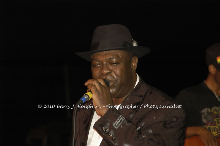 Chaka Demus & Pliers - Live In Concert @ Negril Escape Resort and Spa, December 8, 2009, One Love Drive, West End, Negril, Westmoreland, Jamaica W.I. - Photographs by Net2Market.com - Barry J. Hough Sr, Photographer/Photojournalist - Negril Travel Guide, Negril Jamaica WI - http://www.negriltravelguide.com - info@negriltravelguide.com...!