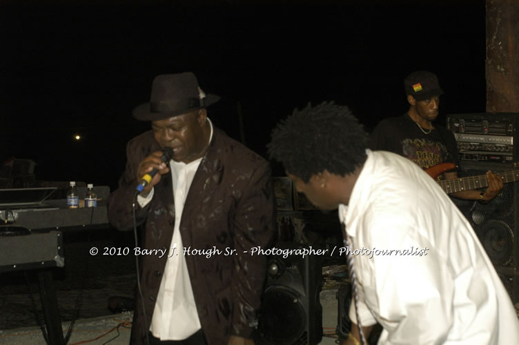 Chaka Demus & Pliers - Live In Concert @ Negril Escape Resort and Spa, December 8, 2009, One Love Drive, West End, Negril, Westmoreland, Jamaica W.I. - Photographs by Net2Market.com - Barry J. Hough Sr, Photographer/Photojournalist - Negril Travel Guide, Negril Jamaica WI - http://www.negriltravelguide.com - info@negriltravelguide.com...!