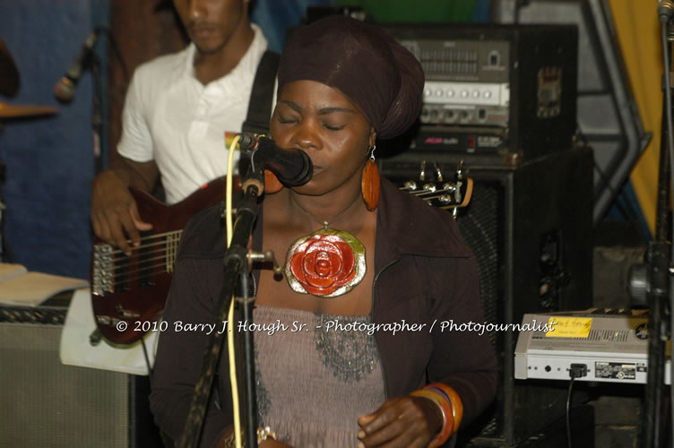 Etana - Live In Concert - One Love Reggae Concert Series 09/10 @ Negril Escape Resort and Spa, December 22, 2009, One Love Drive, West End, Negril, Westmoreland, Jamaica W.I. - Photographs by Net2Market.com - Barry J. Hough Sr, Photographer/Photojournalist - Negril Travel Guide, Negril Jamaica WI - http://www.negriltravelguide.com - info@negriltravelguide.com...!