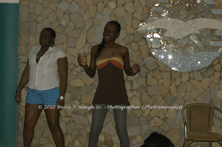 Etana - Live In Concert - One Love Reggae Concert Series 09/10 @ Negril Escape Resort and Spa, December 22, 2009, One Love Drive, West End, Negril, Westmoreland, Jamaica W.I. - Photographs by Net2Market.com - Barry J. Hough Sr, Photographer/Photojournalist - Negril Travel Guide, Negril Jamaica WI - http://www.negriltravelguide.com - info@negriltravelguide.com...!