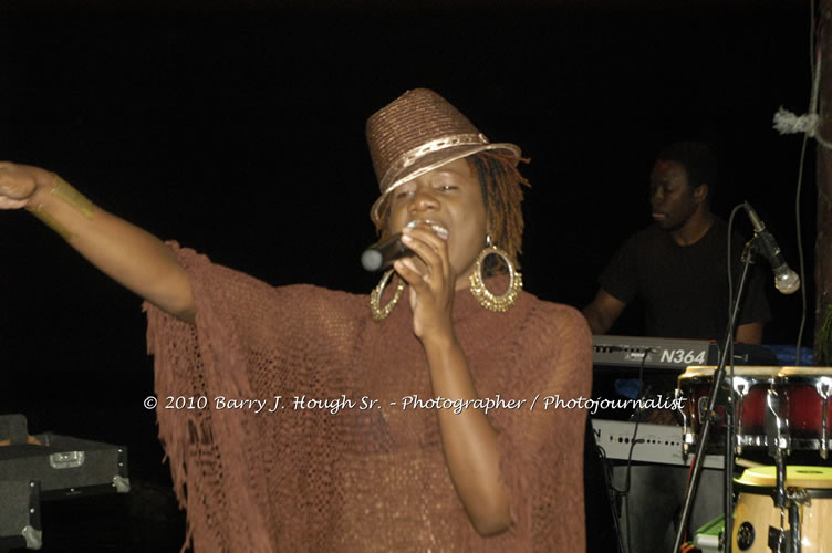 Etana - Live In Concert - One Love Reggae Concert Series 09/10 @ Negril Escape Resort and Spa, December 22, 2009, One Love Drive, West End, Negril, Westmoreland, Jamaica W.I. - Photographs by Net2Market.com - Barry J. Hough Sr, Photographer/Photojournalist - Negril Travel Guide, Negril Jamaica WI - http://www.negriltravelguide.com - info@negriltravelguide.com...!