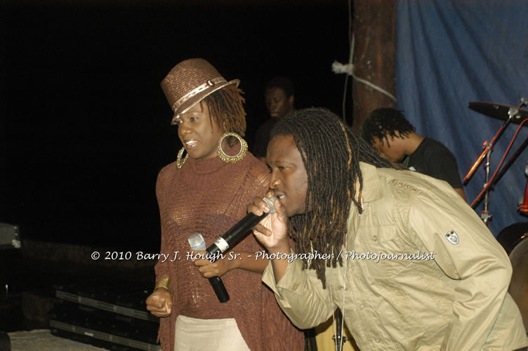 Etana - Live In Concert - One Love Reggae Concert Series 09/10 @ Negril Escape Resort and Spa, December 22, 2009, One Love Drive, West End, Negril, Westmoreland, Jamaica W.I. - Photographs by Net2Market.com - Barry J. Hough Sr, Photographer/Photojournalist - Negril Travel Guide, Negril Jamaica WI - http://www.negriltravelguide.com - info@negriltravelguide.com...!