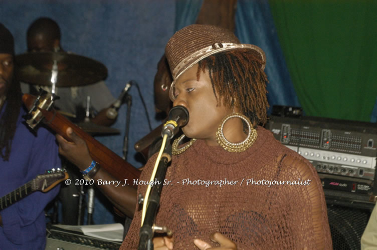 Etana - Live In Concert - One Love Reggae Concert Series 09/10 @ Negril Escape Resort and Spa, December 22, 2009, One Love Drive, West End, Negril, Westmoreland, Jamaica W.I. - Photographs by Net2Market.com - Barry J. Hough Sr, Photographer/Photojournalist - Negril Travel Guide, Negril Jamaica WI - http://www.negriltravelguide.com - info@negriltravelguide.com...!