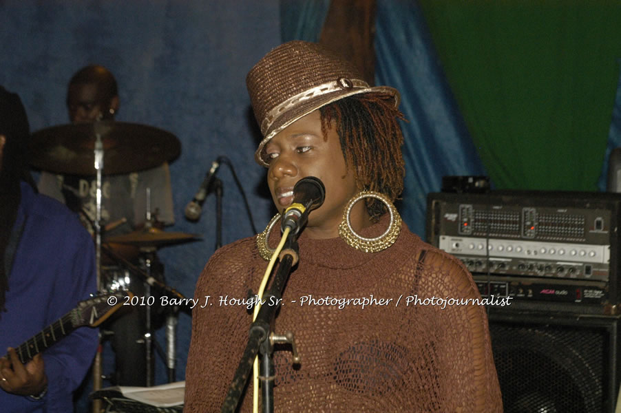 Etana - Live In Concert - One Love Reggae Concert Series 09/10 @ Negril Escape Resort and Spa, December 22, 2009, One Love Drive, West End, Negril, Westmoreland, Jamaica W.I. - Photographs by Net2Market.com - Barry J. Hough Sr, Photographer/Photojournalist - Negril Travel Guide, Negril Jamaica WI - http://www.negriltravelguide.com - info@negriltravelguide.com...!