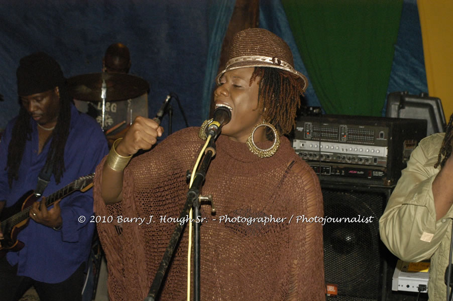 Etana - Live In Concert - One Love Reggae Concert Series 09/10 @ Negril Escape Resort and Spa, December 22, 2009, One Love Drive, West End, Negril, Westmoreland, Jamaica W.I. - Photographs by Net2Market.com - Barry J. Hough Sr, Photographer/Photojournalist - Negril Travel Guide, Negril Jamaica WI - http://www.negriltravelguide.com - info@negriltravelguide.com...!