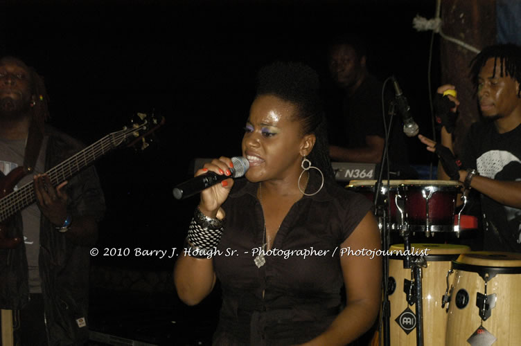 Etana - Live In Concert - One Love Reggae Concert Series 09/10 @ Negril Escape Resort and Spa, December 22, 2009, One Love Drive, West End, Negril, Westmoreland, Jamaica W.I. - Photographs by Net2Market.com - Barry J. Hough Sr, Photographer/Photojournalist - Negril Travel Guide, Negril Jamaica WI - http://www.negriltravelguide.com - info@negriltravelguide.com...!