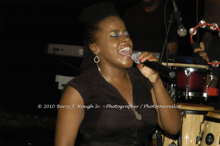 Etana - Live In Concert - One Love Reggae Concert Series 09/10 @ Negril Escape Resort and Spa, December 22, 2009, One Love Drive, West End, Negril, Westmoreland, Jamaica W.I. - Photographs by Net2Market.com - Barry J. Hough Sr, Photographer/Photojournalist - Negril Travel Guide, Negril Jamaica WI - http://www.negriltravelguide.com - info@negriltravelguide.com...!