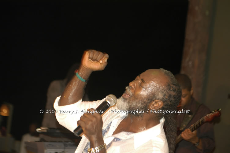 Freddy McGregor - Live In Concert @ Negril Escape Resort and Spa, One Love Drive, West End, Negril, Westmoreland, Jamaica W.I. - Photographs by Net2Market.com - Barry J. Hough Sr, Photographer/Photojournalist - Negril Travel Guide, Negril Jamaica WI - http://www.negriltravelguide.com - info@negriltravelguide.com...!