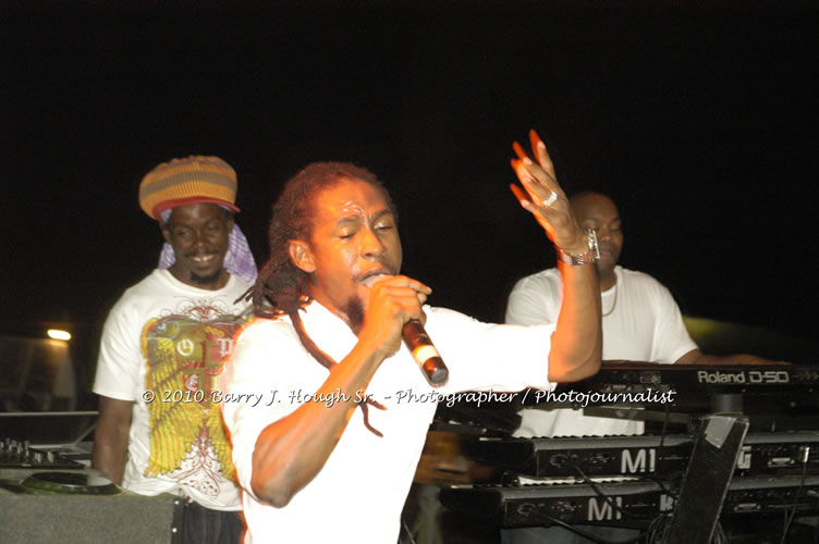 JAH Cure - Live In Concert @ Negril Escape Resort and Spa, December 15, 2009, One Love Drive, West End, Negril, Westmoreland, Jamaica W.I. - Photographs by Net2Market.com - Barry J. Hough Sr, Photographer/Photojournalist - Negril Travel Guide, Negril Jamaica WI - http://www.negriltravelguide.com - info@negriltravelguide.com...!