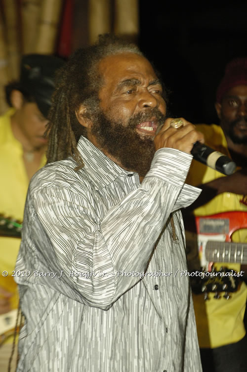 John Holt - Live in Concert - Also featuring Uprising Bank, plus DJ Gemini @ One Love Reggae Concerts Series 09/10 @ Negril Escape Resort & Spa, February 9, 2010, One Love Drive, West End, Negril, Westmoreland, Jamaica W.I. - Photographs by Net2Market.com - Barry J. Hough Sr, Photographer/Photojournalist - The Negril Travel Guide - Negril's and Jamaica's Number One Concert Photography Web Site with over 40,000 Jamaican Concert photographs Published -  Negril Travel Guide, Negril Jamaica WI - http://www.negriltravelguide.com - info@negriltravelguide.com...!