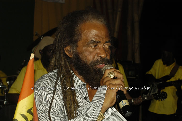 John Holt - Live in Concert - Also featuring Uprising Bank, plus DJ Gemini @ One Love Reggae Concerts Series 09/10 @ Negril Escape Resort & Spa, February 9, 2010, One Love Drive, West End, Negril, Westmoreland, Jamaica W.I. - Photographs by Net2Market.com - Barry J. Hough Sr, Photographer/Photojournalist - The Negril Travel Guide - Negril's and Jamaica's Number One Concert Photography Web Site with over 40,000 Jamaican Concert photographs Published -  Negril Travel Guide, Negril Jamaica WI - http://www.negriltravelguide.com - info@negriltravelguide.com...!