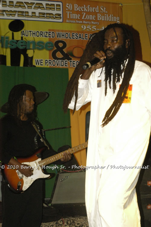 Marcia Griffiths & Edge Michael - Live In Concert - One Love Reggae Concert Series 09/10 @ Negril Escape Resort and Spa, December 29, 2009, One Love Drive, West End, Negril, Westmoreland, Jamaica W.I. - Photographs by Net2Market.com - Barry J. Hough Sr, Photographer/Photojournalist - Negril Travel Guide, Negril Jamaica WI - http://www.negriltravelguide.com - info@negriltravelguide.com...!