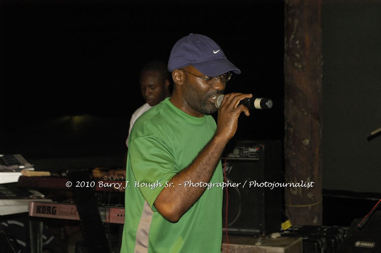 Marcia Griffiths & Edge Michael - Live In Concert - One Love Reggae Concert Series 09/10 @ Negril Escape Resort and Spa, December 29, 2009, One Love Drive, West End, Negril, Westmoreland, Jamaica W.I. - Photographs by Net2Market.com - Barry J. Hough Sr, Photographer/Photojournalist - Negril Travel Guide, Negril Jamaica WI - http://www.negriltravelguide.com - info@negriltravelguide.com...!